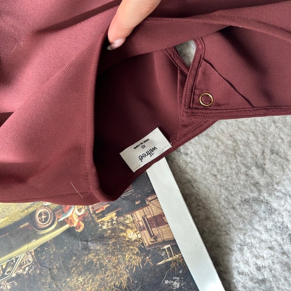 Aritzia Wilfred LOAN Blouse Burgundy - Picture 4 of 4